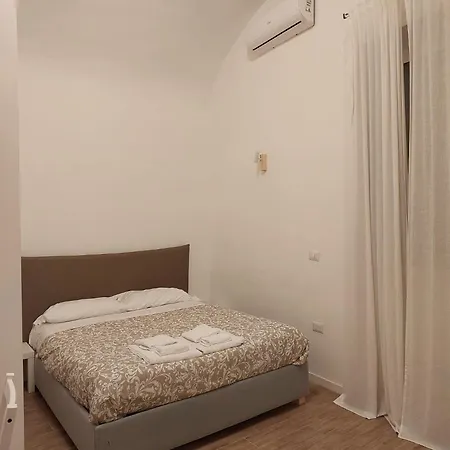 Hotel apartamentowy E Bausan Neapol