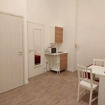 E Bausan 公寓式酒店 3*